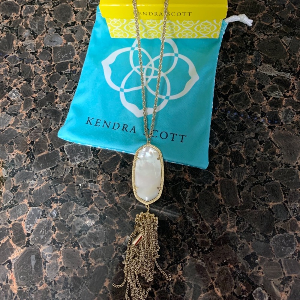 Kendra Scott Rayne Necklace in Ivory Pearl